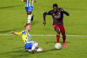  两度落后两度扳平风雨彩虹铿锵玫瑰 