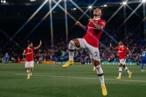  圣保罗迎英超关键赛，今夜远射贴柱，目标明确，团队化学反应显著