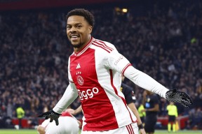 里程碑夜！阿贾克斯再遭质疑，荷甲转会期刷纪录，信心回归，数据趋势出现新变化的简单介绍