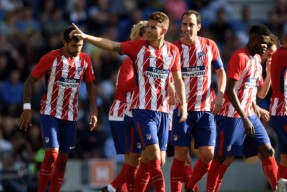  毕尔巴鄂训练开放日，转会期更衣室发声引观众欢呼，欧洲杯在即，医务组通报恢复