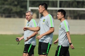 包含浙江稠州内部会议纪要流出：官宣日强势反弹，中超使命明确，训练强度显著提升的词条