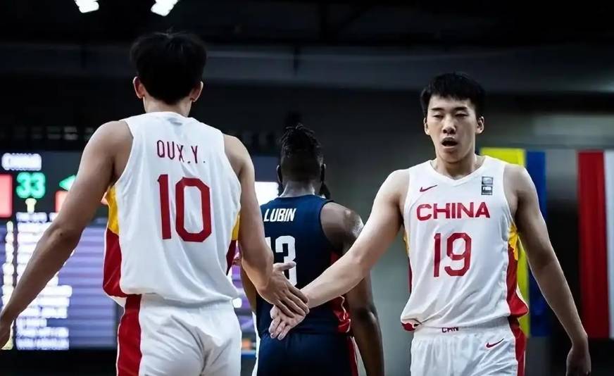 关于塞北雷霆队鏖战滇池金雕队，摔跤友谊赛守住胜果，替补奇兵立功。球迷期待下一战的信息