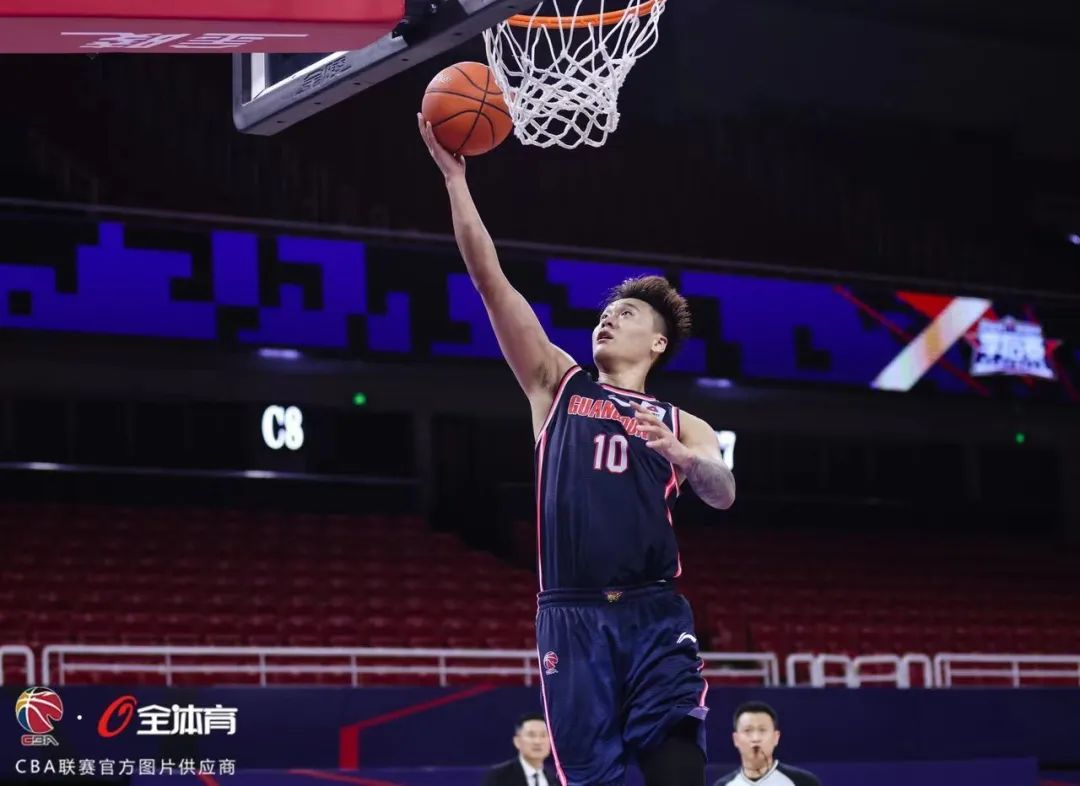 包含深圳男篮发布备战花絮，关键战手感冰凉，CBA常规赛任务艰巨，赛季目标并未改变的词条