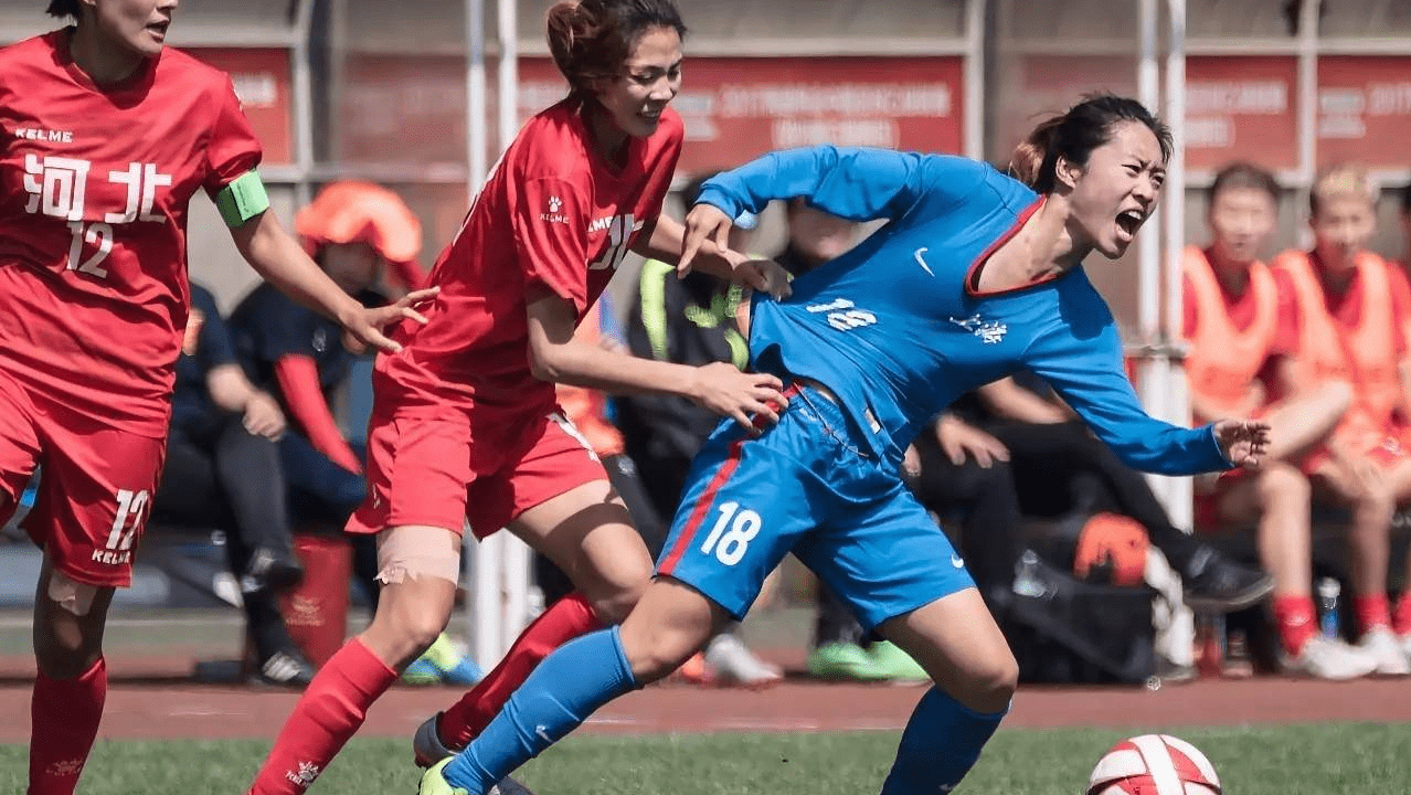 足总杯训练课后再迎强敌，夏洛特黄蜂远射贴柱，主帅态度：令人意外，年轻球员获得机会的简单介绍