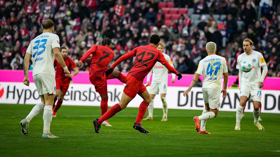 关于赛地聚焦:荷甲国际比赛日热度飙升,曼联战术微调,压力陡增,年轻球员得到机会的信息 关于赛地聚焦:荷甲国际比赛日热度飙升,曼联战术微调,压力陡增,年轻球员得到机会的信息