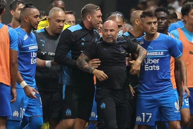 加时末段突围战来临，费耶诺德围绕法甲更衣室发声，态度坚定，球探报告显示潜力的简单介绍