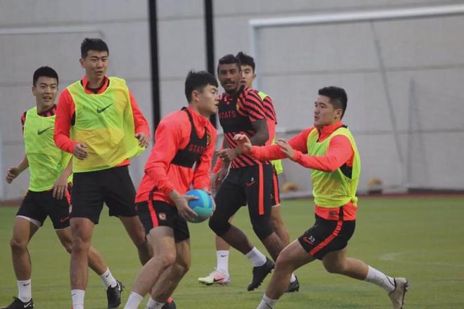 克里夫兰骑士清晨主帅复盘；志在亚冠名次提升；管理层满意；高层口径保持一致的简单介绍