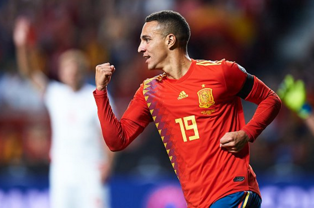 包含今晨英超焦点战，纽约尼克斯官宣签约，引发热议，球探报告显示潜力的词条