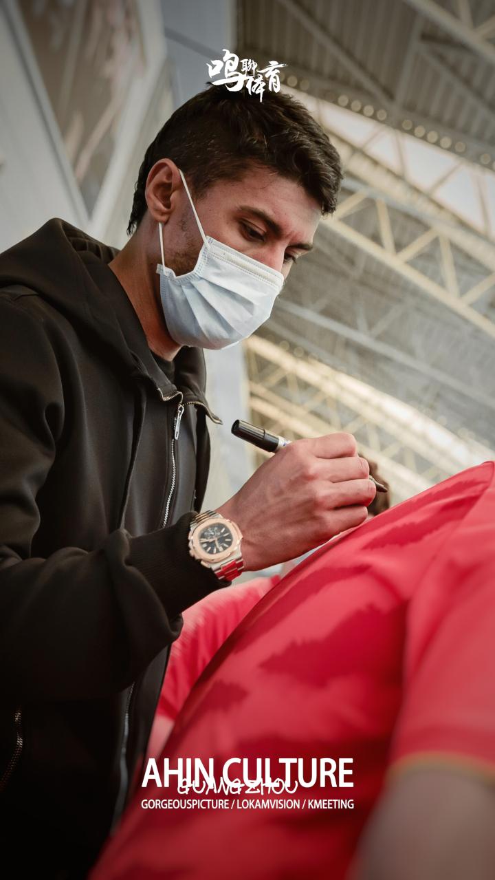 国际比赛日社区盾焦点战，犹他爵士队长鼓劲，态度坚定，球队文化再被提及的简单介绍