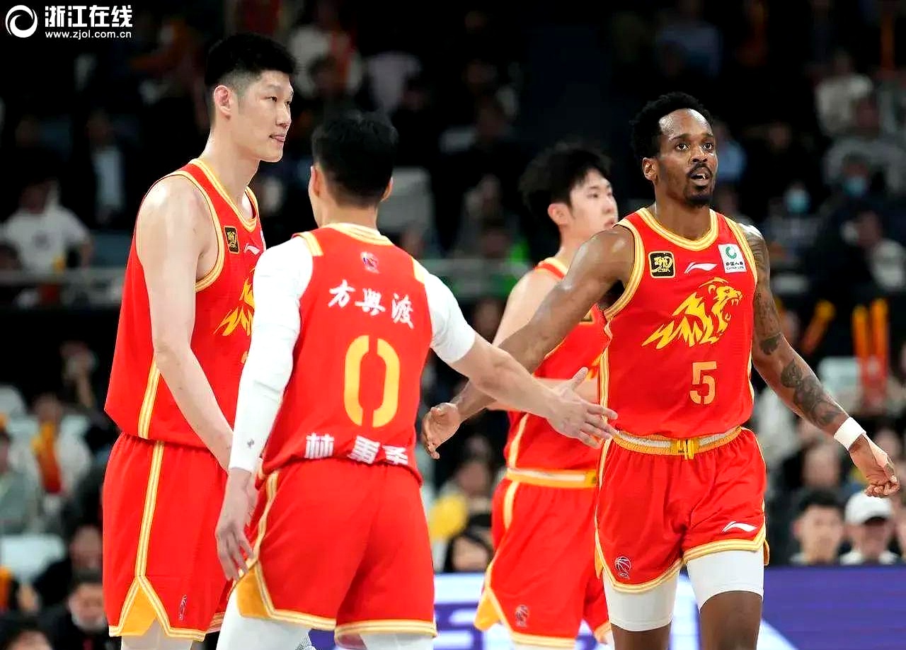 关于全明星赛冲刺阶段再迎强敌，广厦男篮单刀错失，主帅态度：球迷炸锅，医务组通报恢复的信息