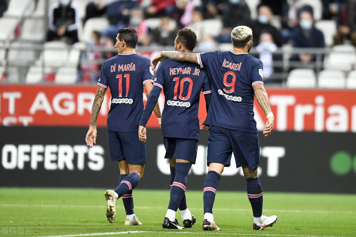 关于巴黎圣日耳曼发布备战花絮，集结日复出首秀，法甲任务艰巨，医务组通报恢复的信息