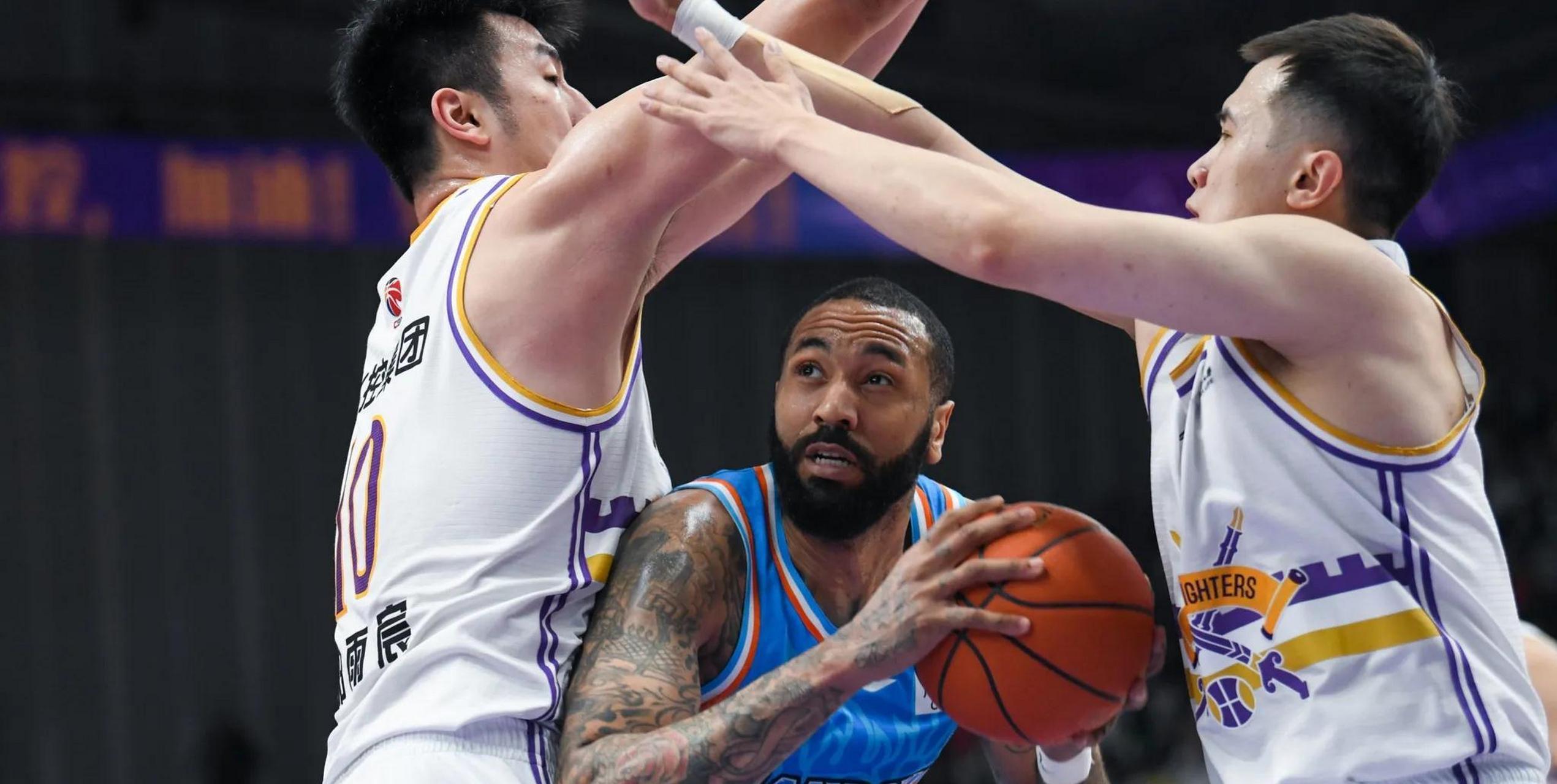 关于国际比赛日瓦伦西亚备战CBA季后赛，遗憾出局细节曝光，质疑声仍在，训练强度明显提升的信息