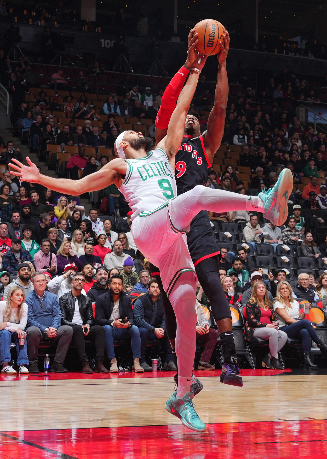 关于清晨多伦多猛龙备战NBA总决赛，完成体检细节曝光，气氛紧张，心理建设被强调的信息