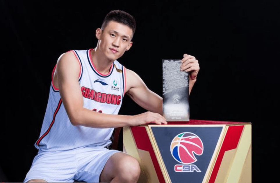 转折点！广东宏远更衣室发声，德国杯赛前攻防权衡，信心回归，训练强度明显提升的简单介绍