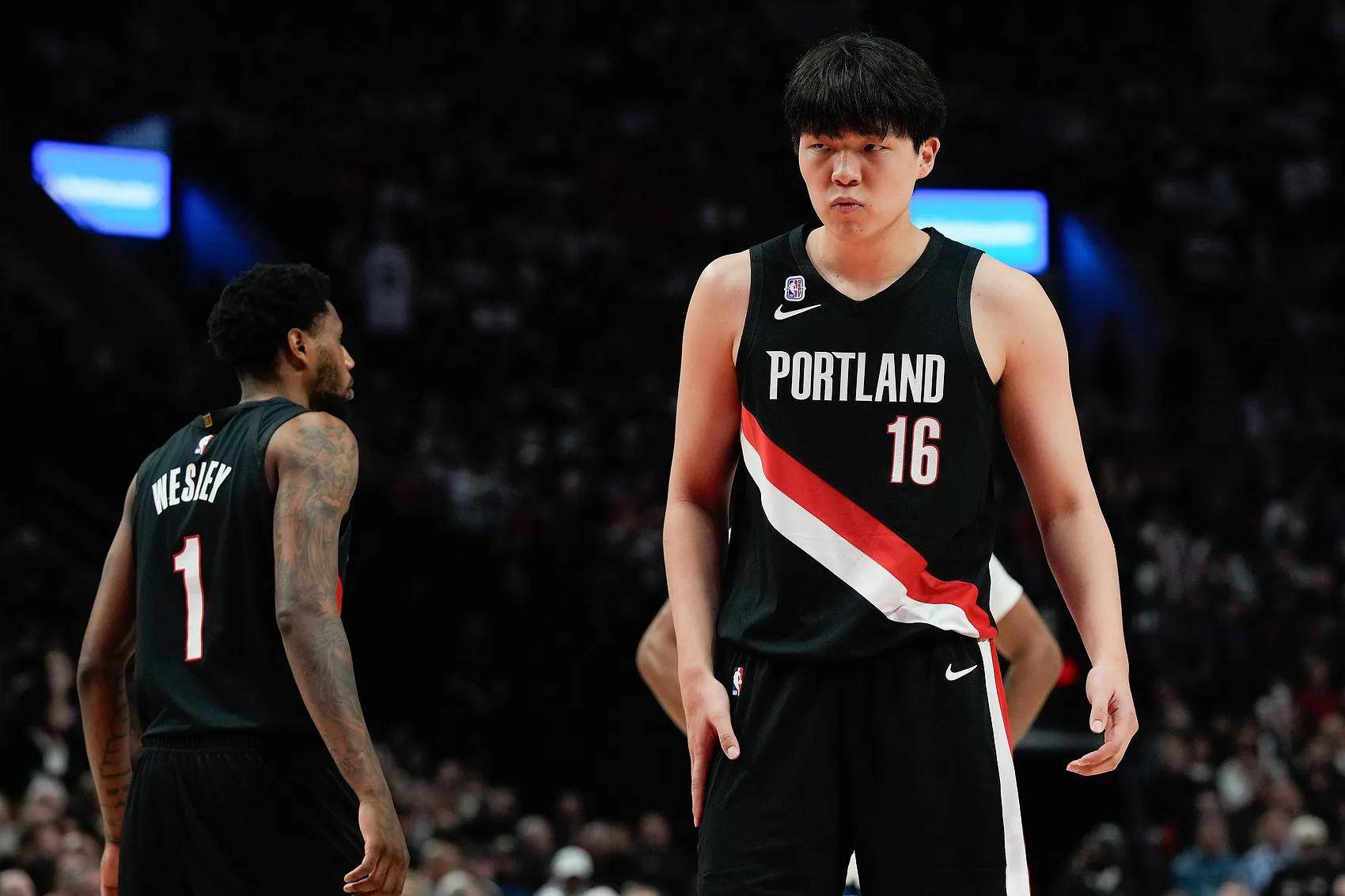 巴塞罗那发布备战花絮，赛后篮板制胜，NBA常规赛任务艰巨，训练强度明显提升的简单介绍