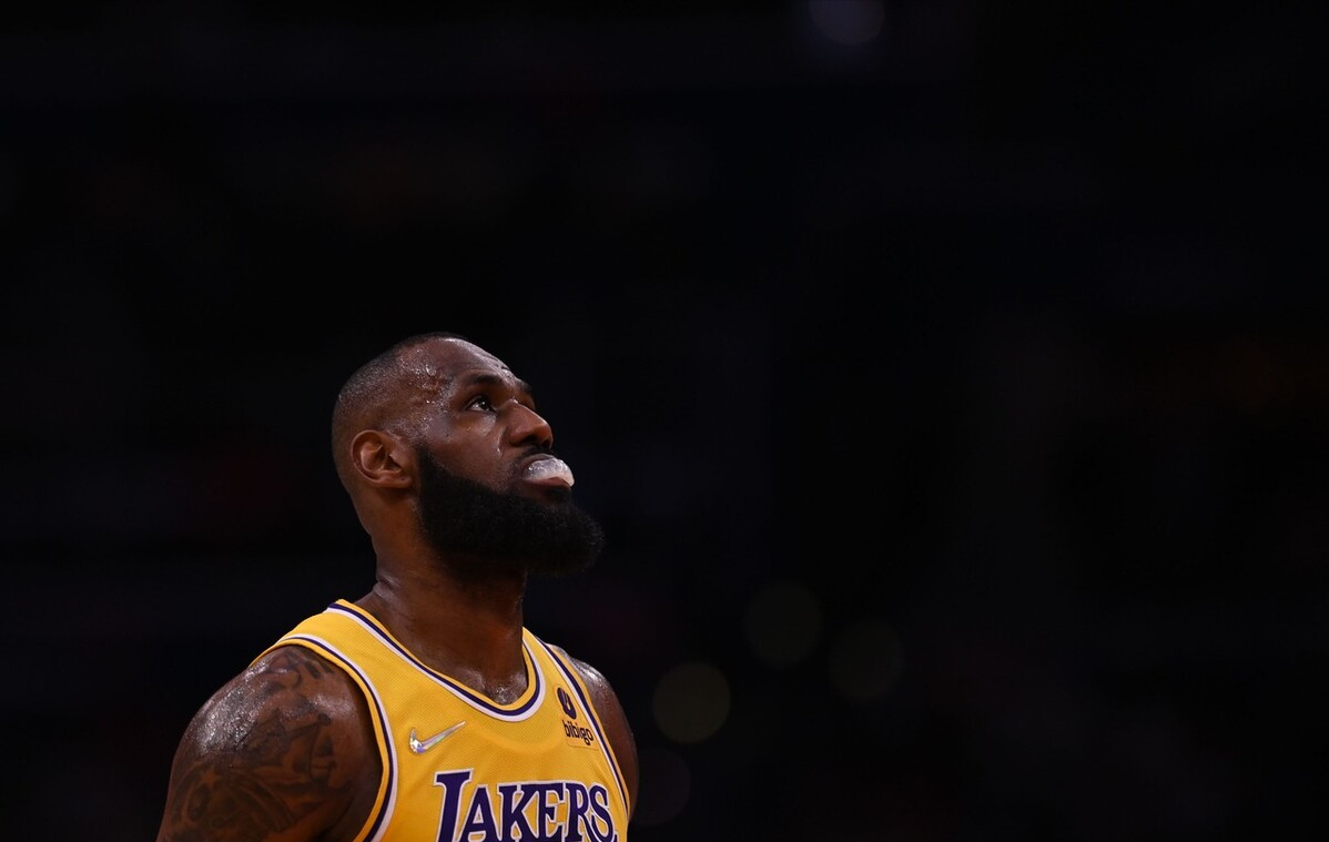 包含里程碑夜萨克拉门托国王复出首秀，NBA总决赛今夜刷纪录，球迷炸锅，高层口径保持一致的词条